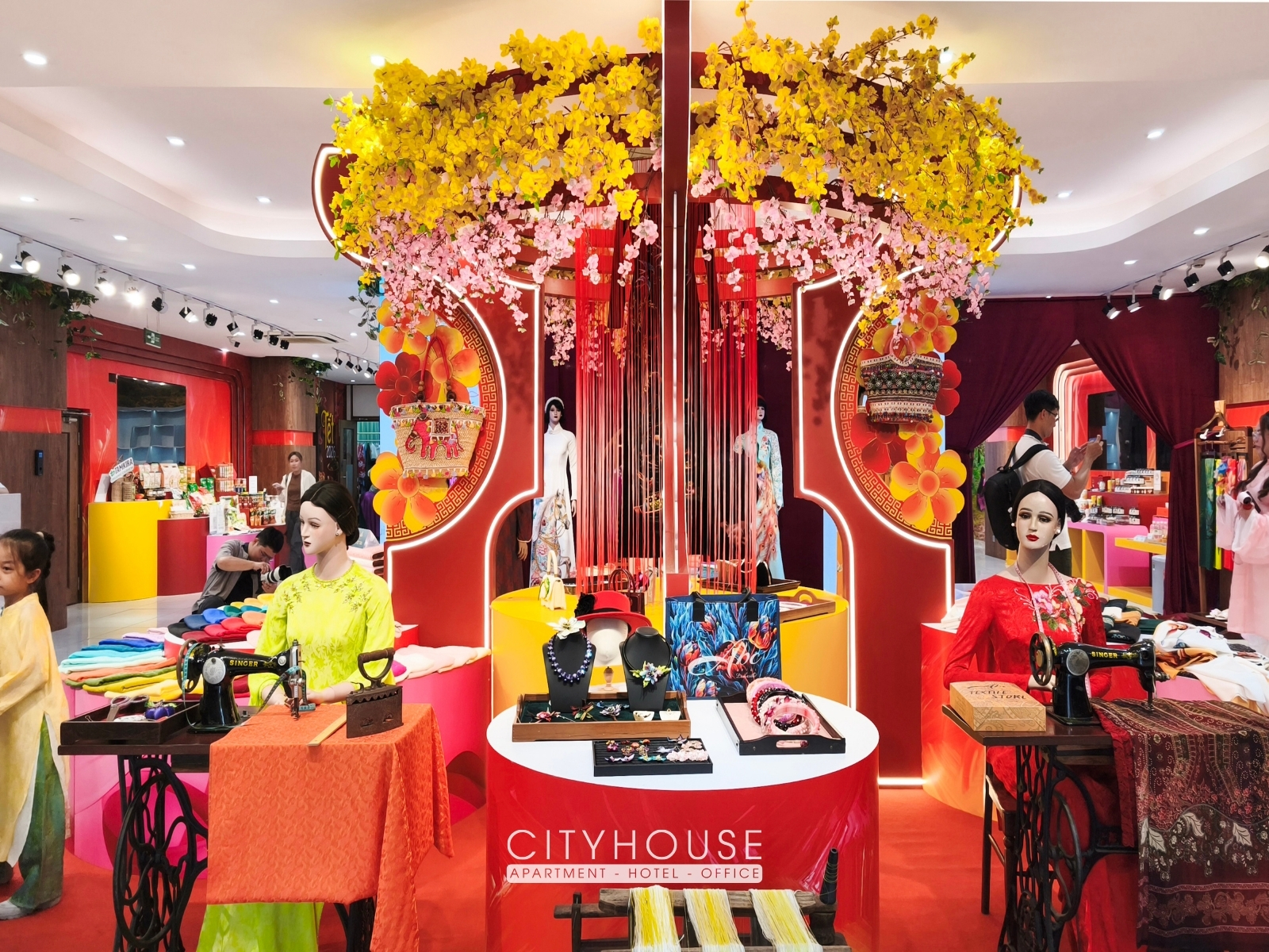 Sợi tơ vàng son - Chủ đề Lễ hội Áo dài 2026