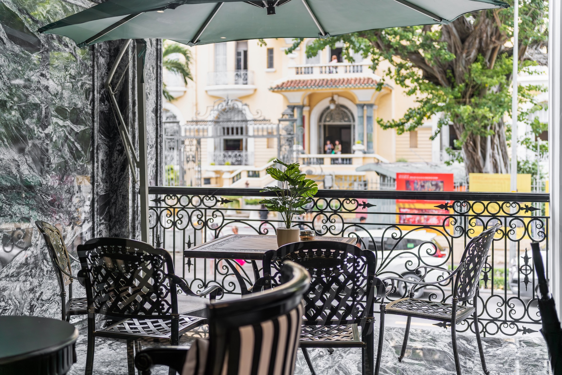 El Pino Realm và Bảo tàng Mỹ thuật