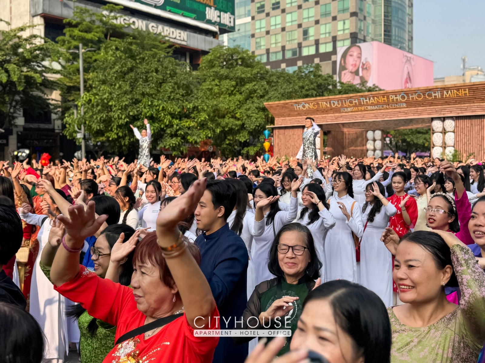 Kỷ niệm ngày Quốc tế Phụ nữ tại Lễ hội Áo dài