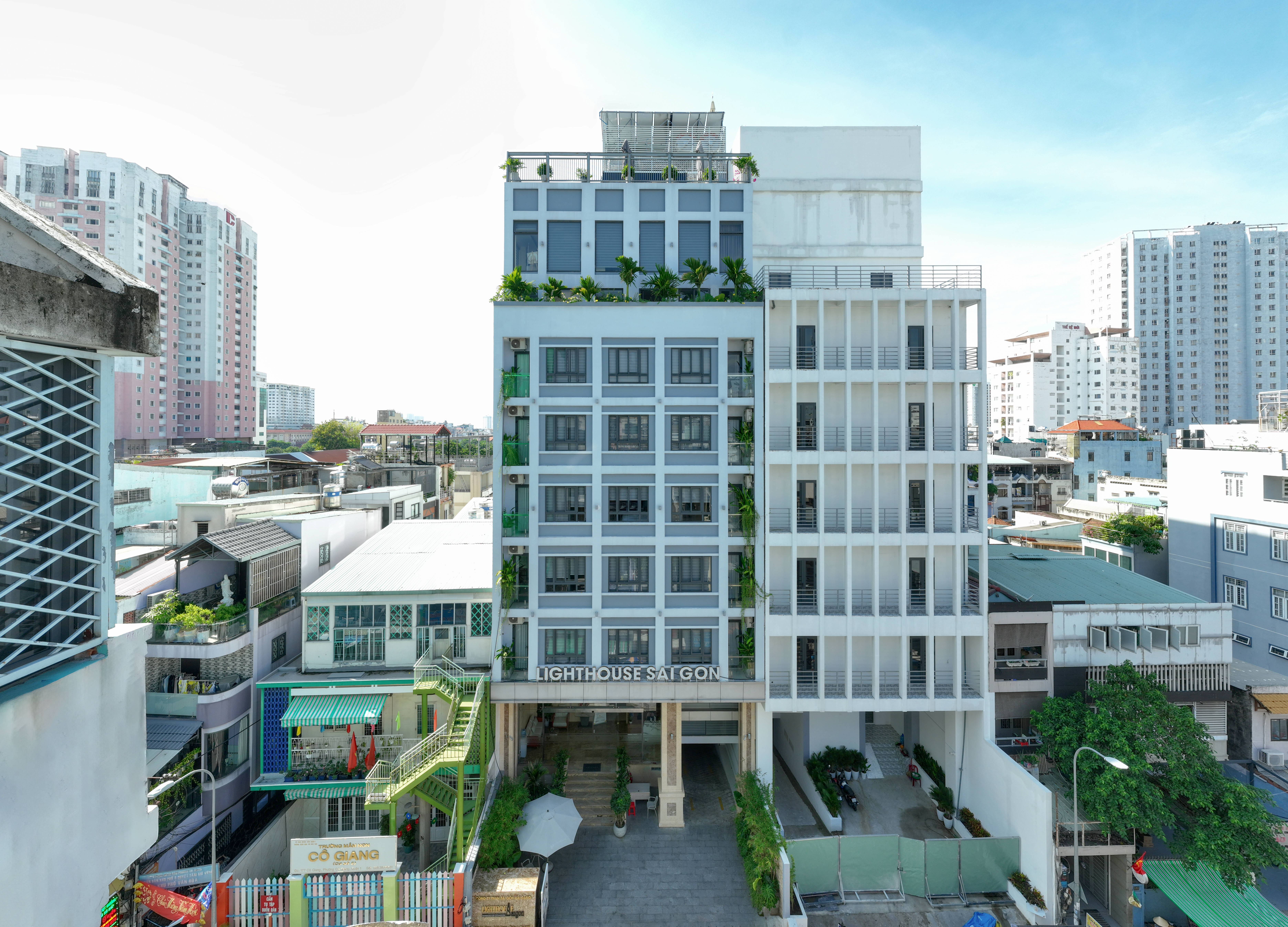 LightHouse SG - Tầm nhìn sân thượng