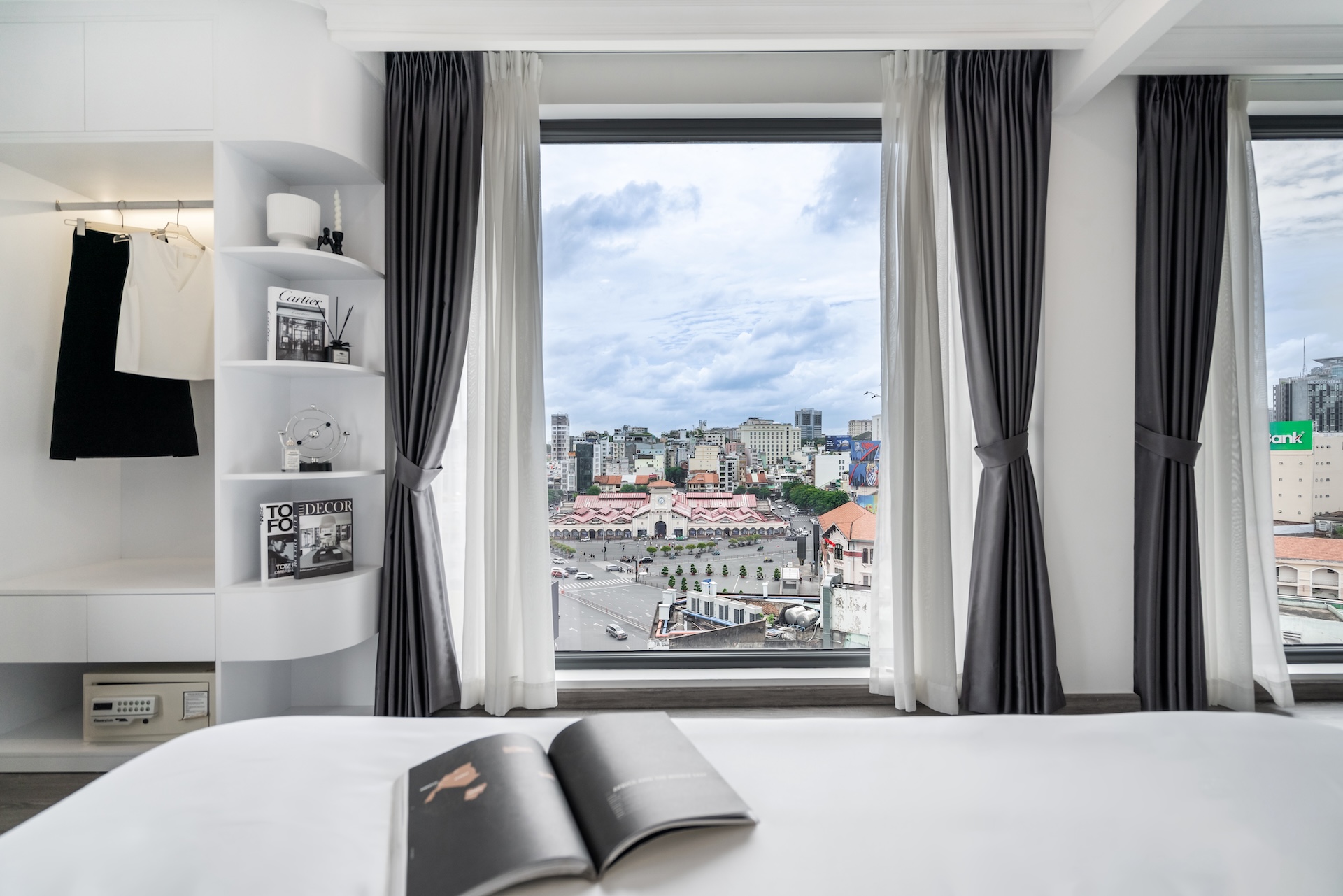 Tầm nhìn từ El Pino Realm hướng về Bảo tàng Mỹ thuật