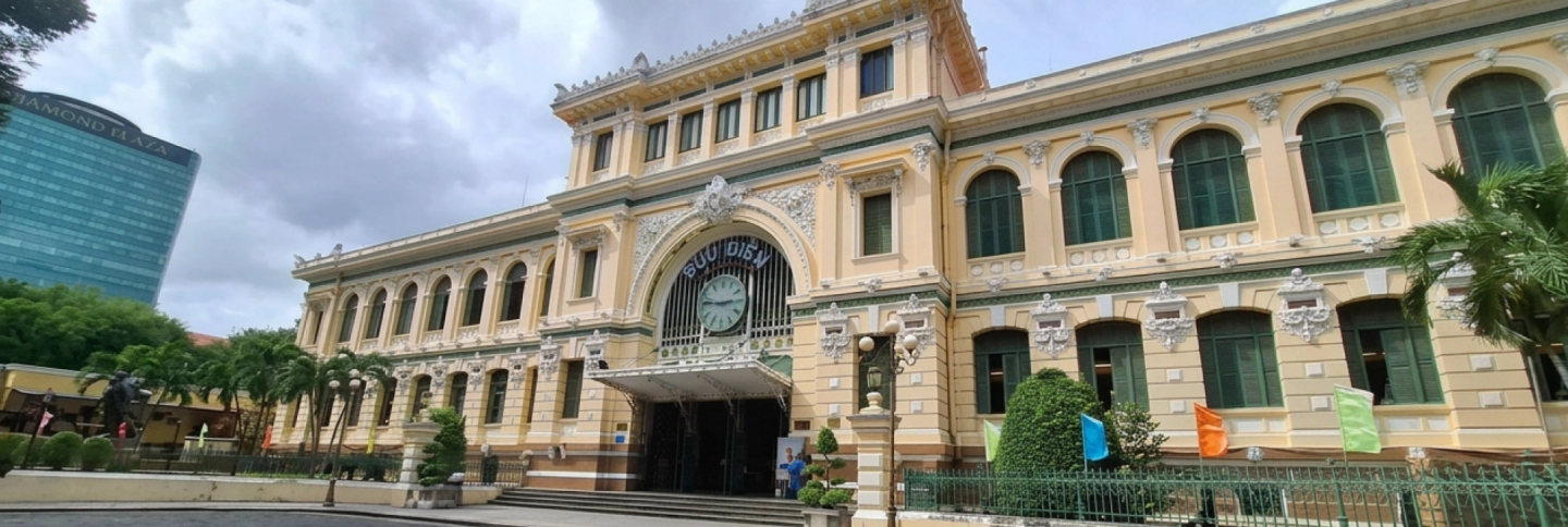 Tham Quan Bưu Điện Trung Tâm Sài Gòn