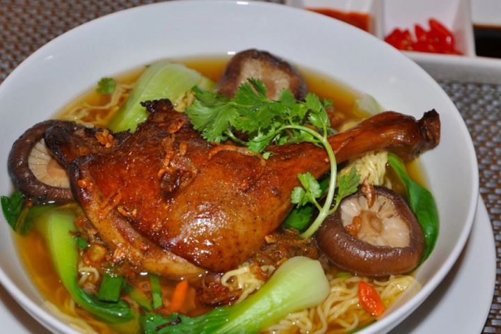Ẩm Thực Chợ Lớn: Những Hương Vị Hoa – Việt Đặc Trưng Tại TP.HCM