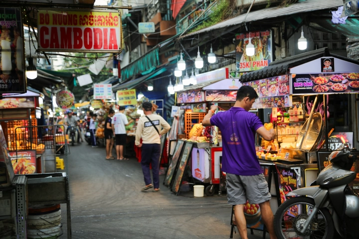Chợ Hồ Thị Kỷ Có Gì? Khám Phá Phố Ẩm Thực Giữa Sài Gòn