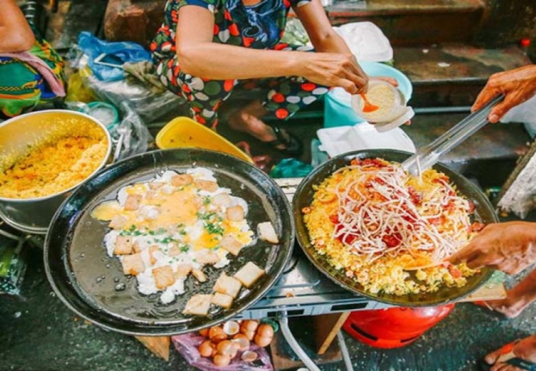 Ẩm Thực Đường Phố Sài Gòn: Cẩm Nang Từ Người Bản Địa